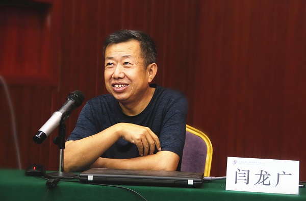 安博官方网站-安博anbo（中国）
副总经理闫龙广告诫新员工要时刻树立安全意识.jpg