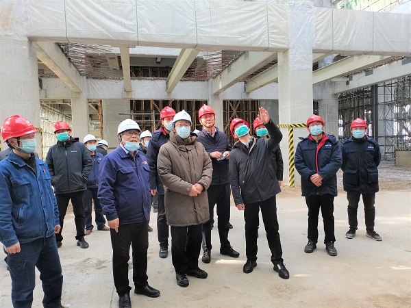 祝总与华能安博官方网站-安博anbo（中国）
副总经理樊启祥一行实地参观主厂房清水混凝土框架柱施工效果.jpg