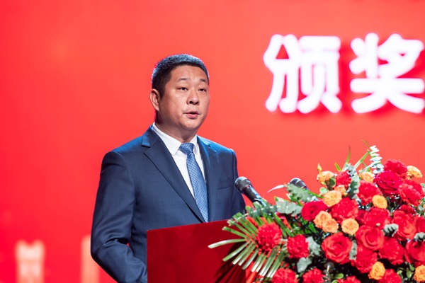 9安博官方网站-安博anbo（中国）
总经理冯战光宣读表彰通知.jpg